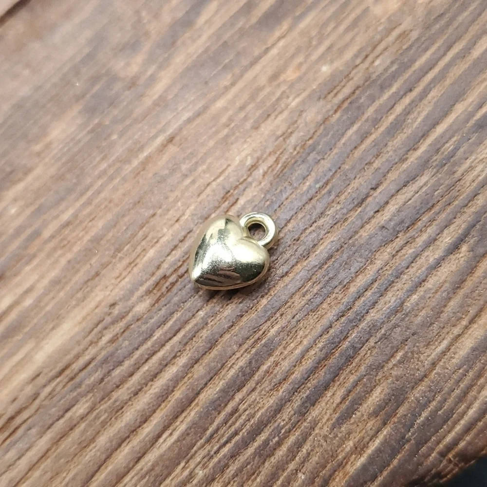 Vermeil delicate feminine heart‎ drop charm